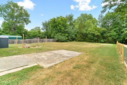 Cozy And Quaint In Clarksville-