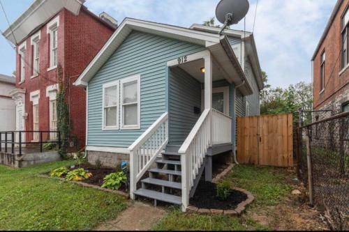 The Blueberry House - Entire Home