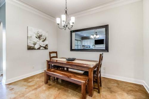 Villa Pet Friendly,king Bed,jacuzzi Tub,separate Shower