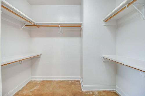 Villa Pet Friendly,king Bed,jacuzzi Tub,separate Shower