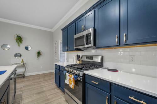Central, New & Modern: Your Space Away From Home!!