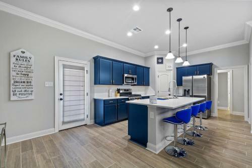 Central, New & Modern: Your Space Away From Home!!
