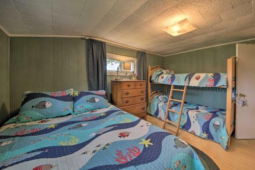 Pet-friendly Togus Pond Home Kayak And Canoe!