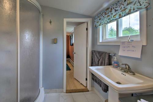 Pet-friendly Togus Pond Home Kayak And Canoe!