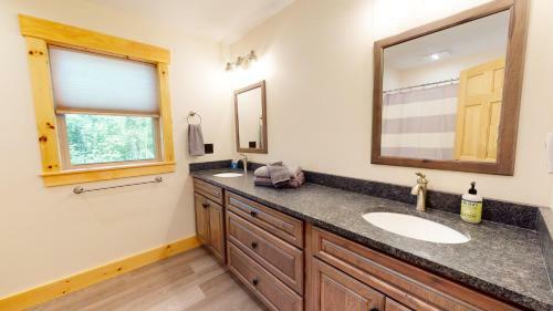 Winters Way Cabin