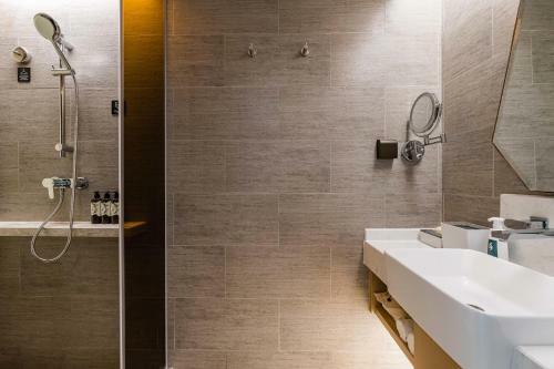 Atour Hotel Suzhou North High-speed Railway Station