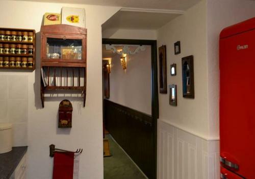 Cosy Holiday Cottage In Crickhowell.