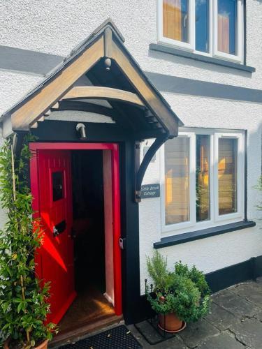 Cosy Holiday Cottage In Crickhowell.