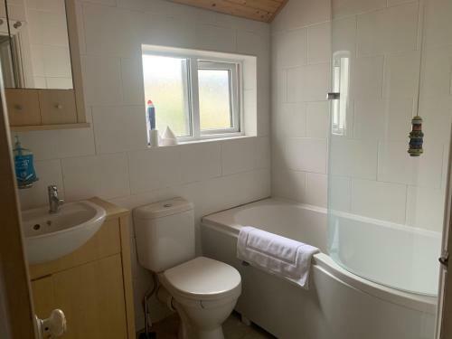 Inviting 3-bed House In Lowestoft Near The Beach