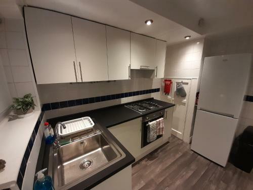 Cosy 4 Bed House 15 Min To Manchester Centre