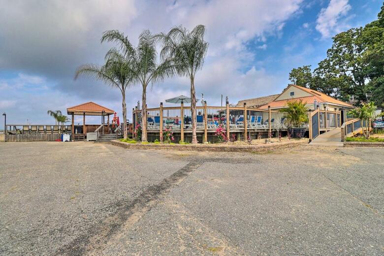 Beach House W/ Kayaks & Shared Boat Ramp Access