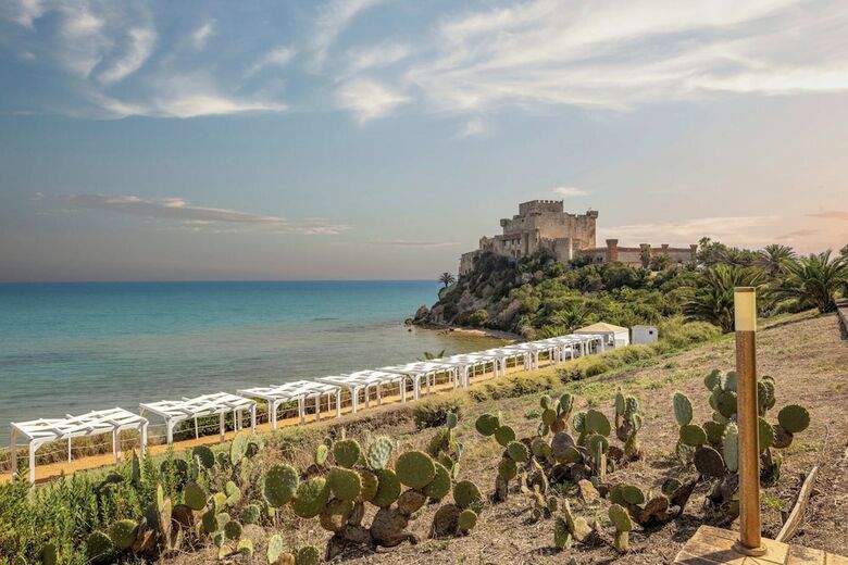 Hotel Falconara Charming House & Resort