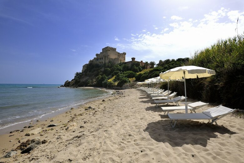 Hotel Falconara Charming House & Resort