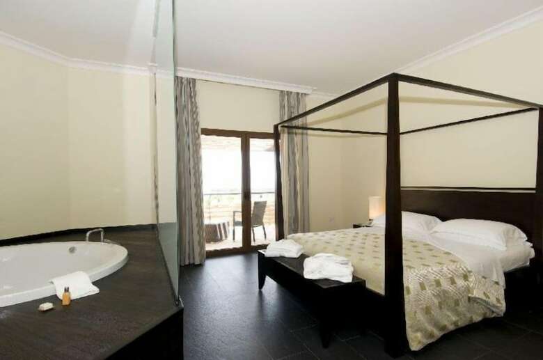 Hotel Falconara Charming House & Resort