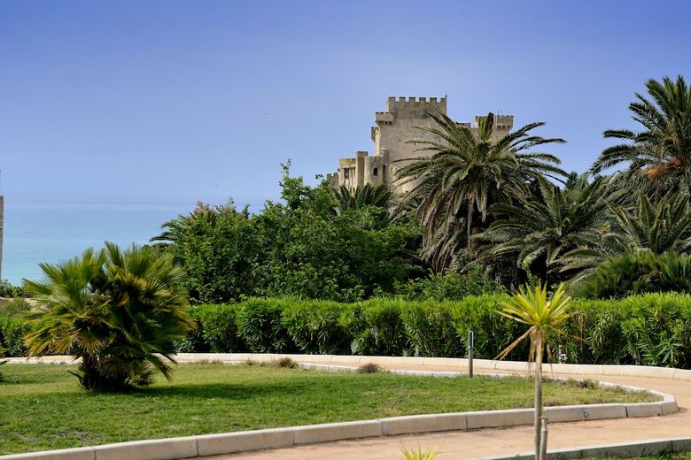 Hotel Falconara Charming House & Resort
