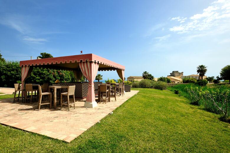 Hotel Falconara Charming House & Resort
