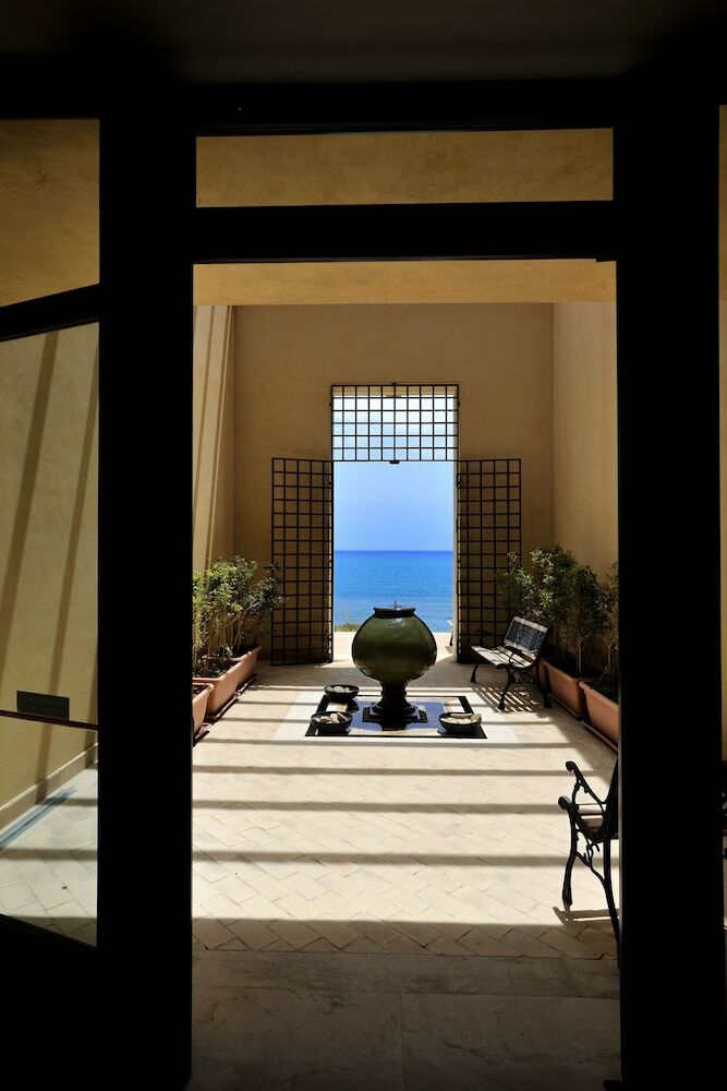 Hotel Falconara Charming House & Resort