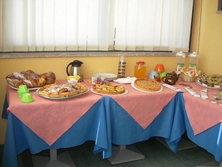 Hostal Caff� Nuovo 2 Holiday Rooms