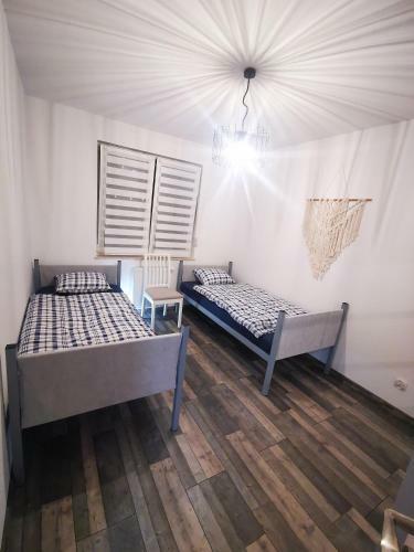 Apartament Z Ogr�dkiem-3 Pokoje