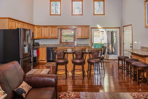 Dancing Bear Lodge