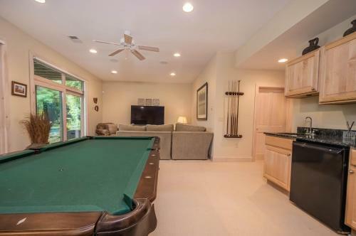 Play-a-way Chalet