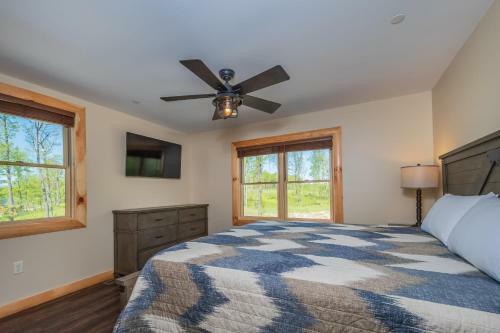 Cj's Mountain Lodge