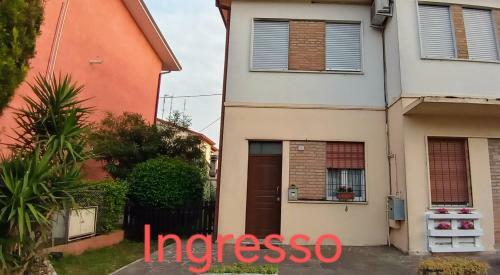 Locazione Mimosa Con Giardino