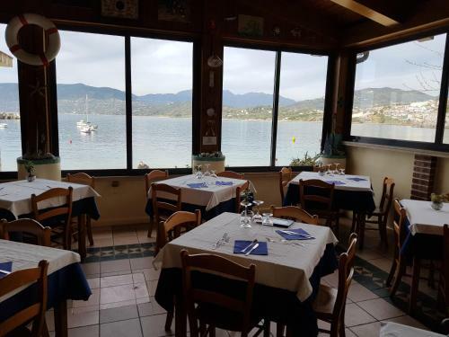 Hostal O Guarracino Rooms