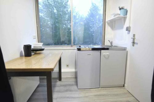 Apartamento Monteurzimmer Mit Pantry-k�che In K�ln