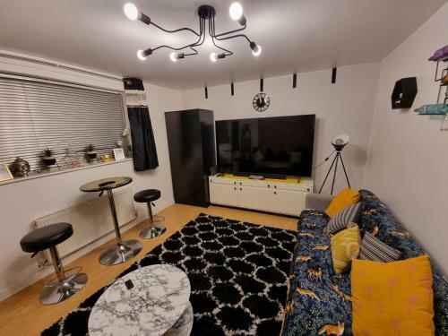 Modern Private Room In Nn1 With Shared Kitchen And Bathroom