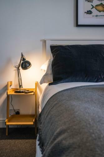 Newly Refurbished Modern Stylish 2 Bedroom Cottage