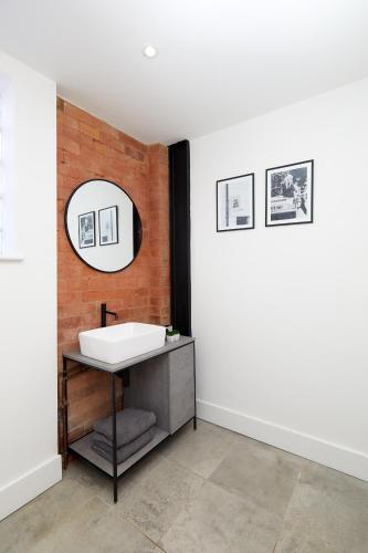 Nottingham 2 Bed Modern Apartment (private Parking)