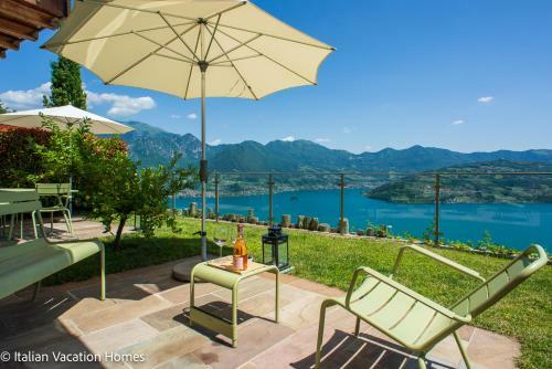 Italian Vacation Homes - Panoramic Villa