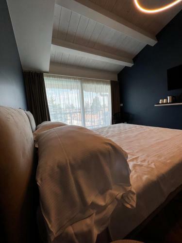 Bed & Breakfast C House Rooms Lake
