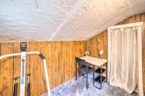 Cozy Ishpeming Cottage With Lake And Park Views!