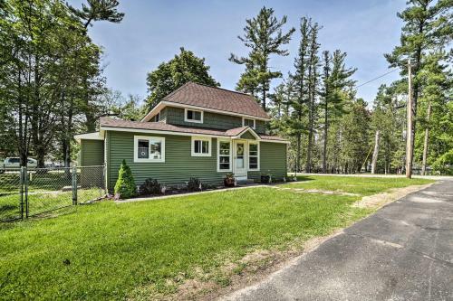 Bright Home With Outdoor Space, Steps To River