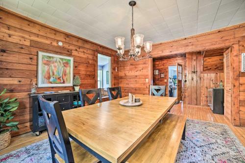 Bright Home With Outdoor Space, Steps To River