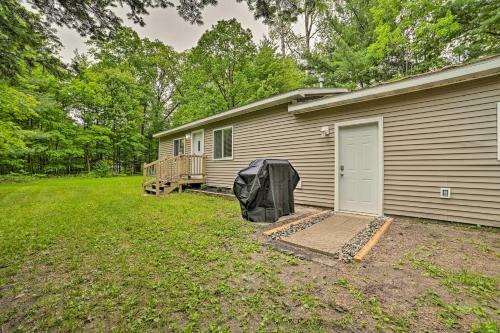 Quiet House Near Houghton Lake With Fire Pit!
