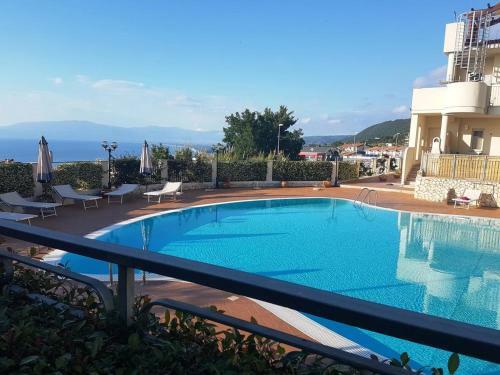 Lux Apartment ! Swimmingpool ! Parking ! Separate Entrance ! Separate Territory !