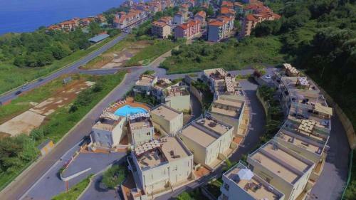 Lux Apartment ! Swimmingpool ! Parking ! Separate Entrance ! Separate Territory !