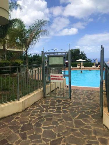 Lux Apartment ! Swimmingpool ! Parking ! Separate Entrance ! Separate Territory !