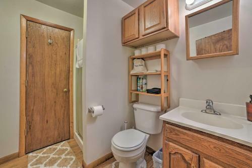 Rustic Wooded Retreat Fire Pit, Near Trails!