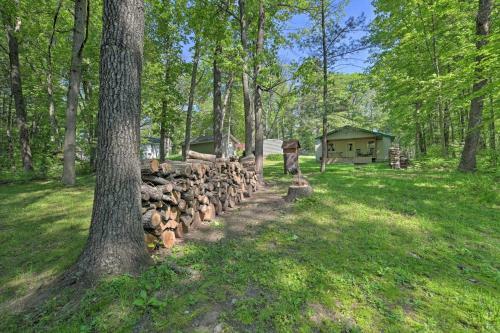 Rustic Wooded Retreat Fire Pit, Near Trails!