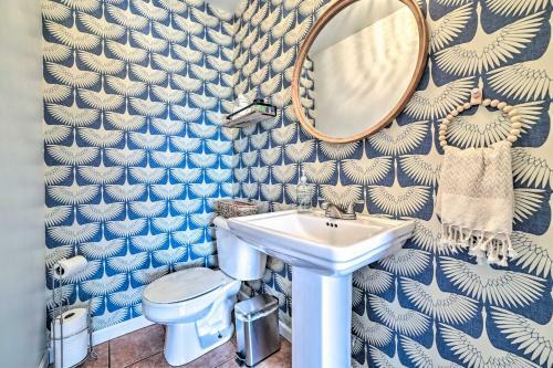 Large Home - Near Downtown, Beach And Marina!