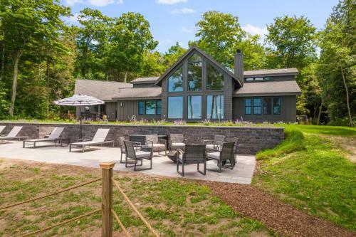 Lake Michigan - Private Waterfront Home