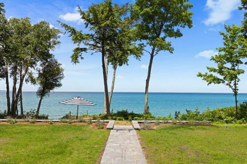 Lake Michigan - Private Waterfront Home