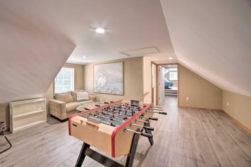 Spacious House On Half Acre Less Than 3 Mi To Beach!