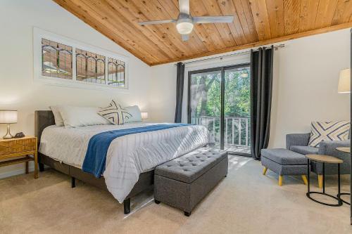 Lovely Lakewood Getaway