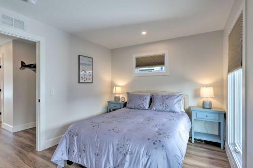 Bright Traverse City Townhome Walk To Beach!