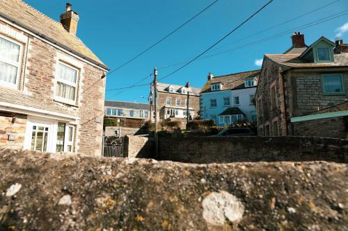 Stowaway Port Isaac Bay Holidays